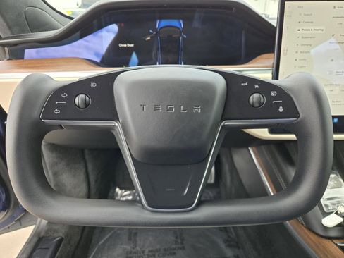 Used 2021 Tesla Model S Plaid image 13