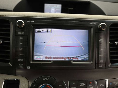 Used 2011 Toyota Sienna Limited image 18