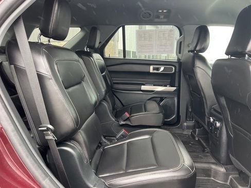 Certified 2022 Ford Explorer XLT w/ Equipment Group 202A image 14