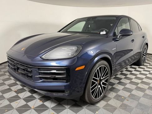 Certified 2025 Porsche Cayenne S image 1