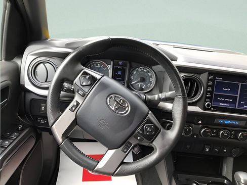 Certified 2023 Toyota Tacoma TRD Off-Road AWD/4WD image 13