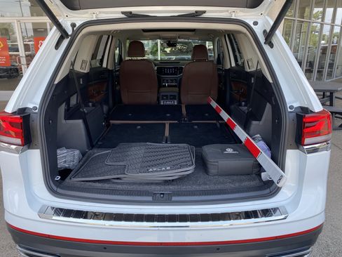 Certified 2023 Volkswagen Atlas SE w/ Panoramic Sunroof Package FWD image 20