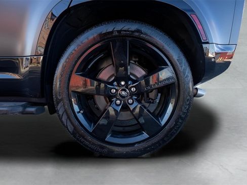 Used 2023 Land Rover Defender 110 V8 image 14