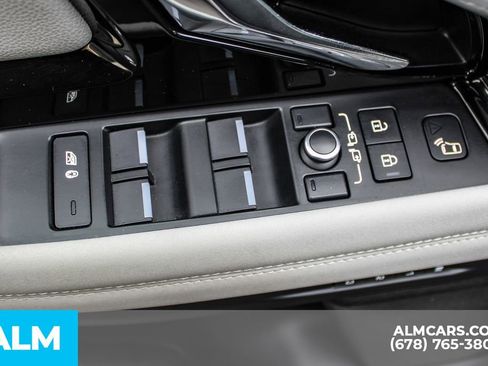 Used 2021 Land Rover Range Rover Evoque R-Dynamic SE image 38