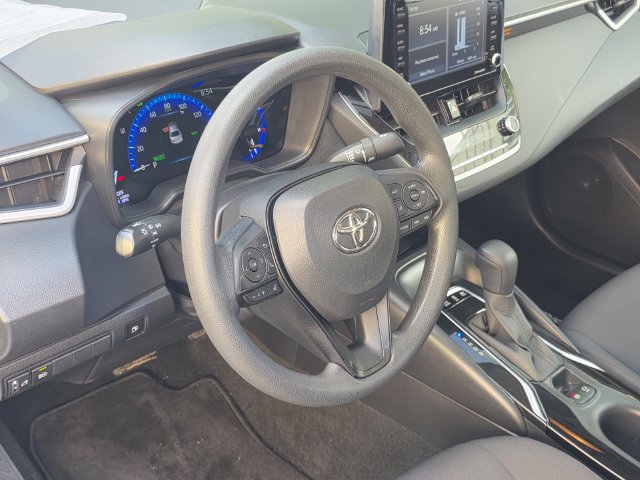 Used 2022 Toyota Corolla LE w/ Carpet Mat Package (TMS) FWD image 9