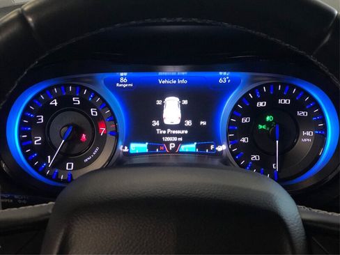Used 2018 Chrysler 300 S w/ 300S Premium Group RWD image 15