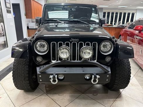 Used 2018 Jeep Wrangler Sahara w/ Connectivity Group image 18