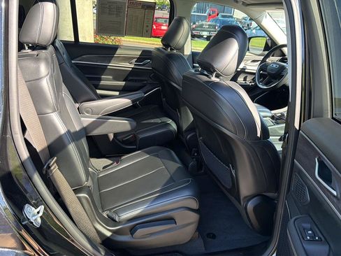 Used 2021 Jeep Grand Cherokee L Limited AWD/4WD image 13