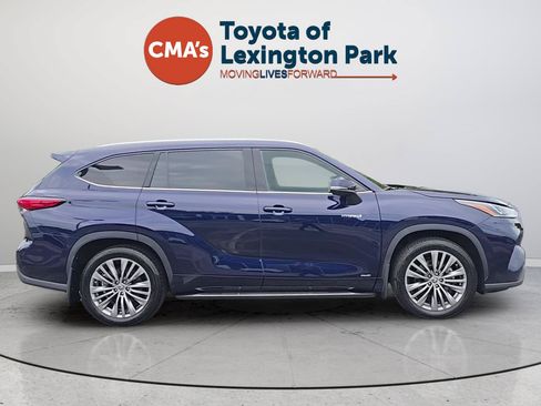 Used 2021 Toyota Highlander Platinum AWD/4WD image 6