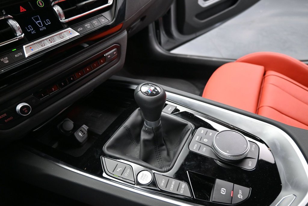 Used 2025 BMW Z4 M40i w/ Edition RWD image 17