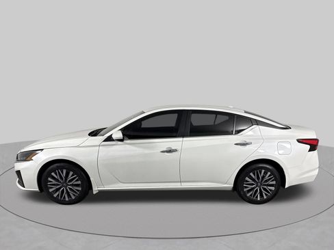 Used 2023 Nissan Altima 2.5 SV AWD/4WD image 28