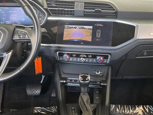 Used 2021 Audi Q3 2.0T Premium image 14