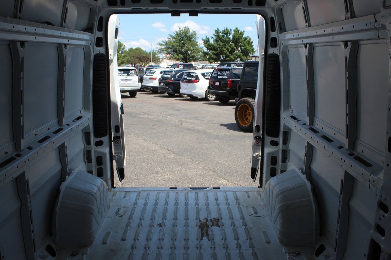 Used 2025 RAM ProMaster 2500 w/ Convenience Group FWD image 17