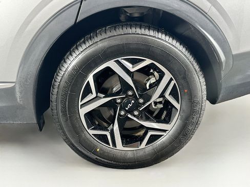 Used 2024 Kia Sportage LX image 11