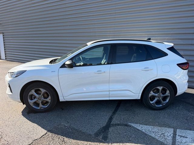 Used 2023 Ford Escape ST-Line w/ Tech Pack #1 AWD/4WD image 2