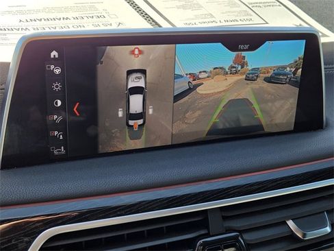 Used 2019 BMW 750i image 23