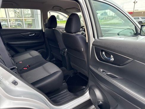 Used 2017 Nissan Rogue S AWD/4WD image 24