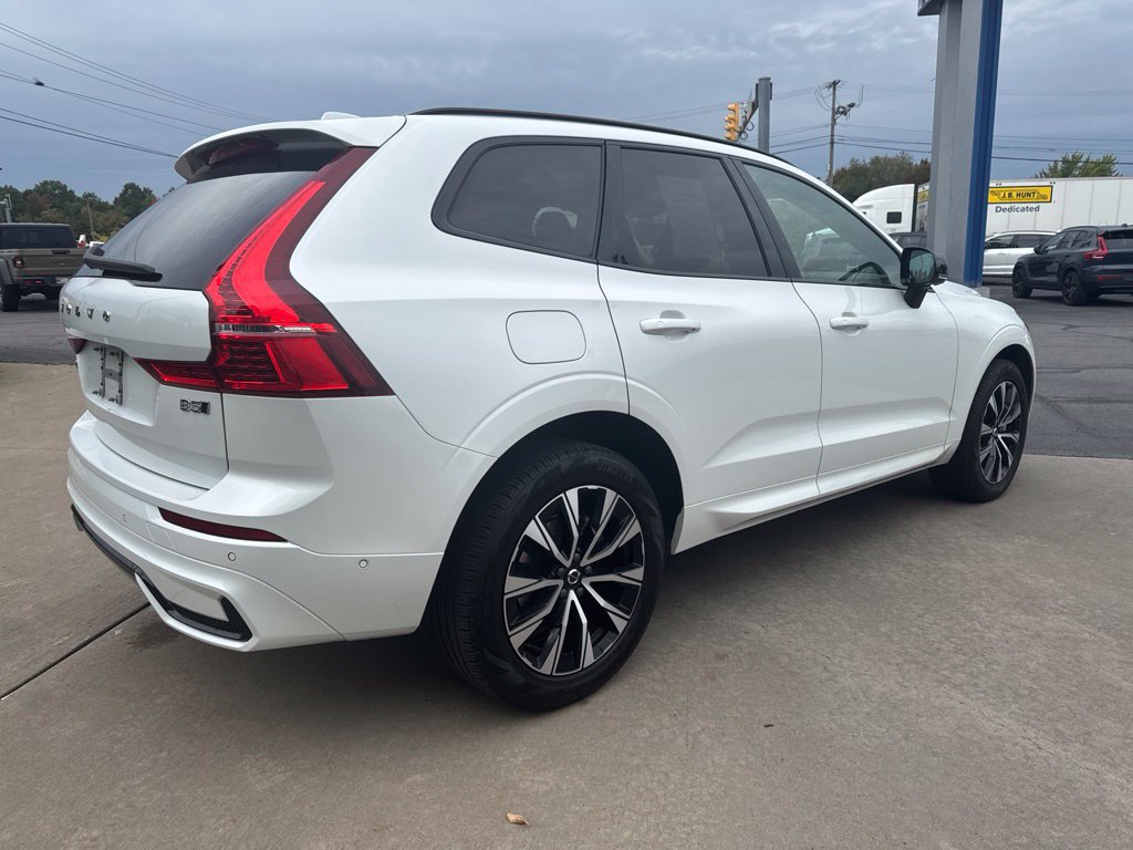 Used 2025 Volvo XC60 B5 Plus w/ Climate Package AWD/4WD image 5