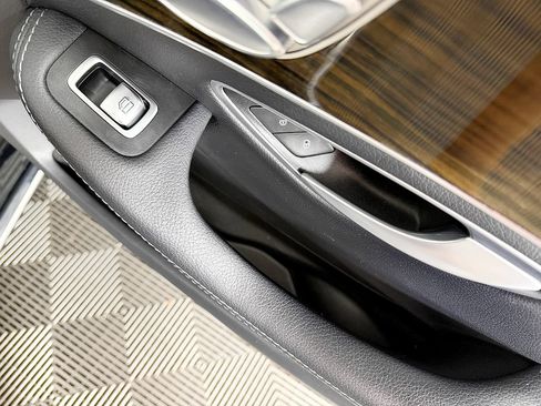 Used 2017 Mercedes-Benz C 300 4MATIC Sedan image 47