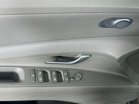 Used 2023 Hyundai Elantra SEL FWD image 15