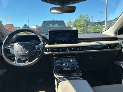 Used 2023 Lincoln Nautilus Reserve w/ Equipment Group 201A AWD/4WD image 5