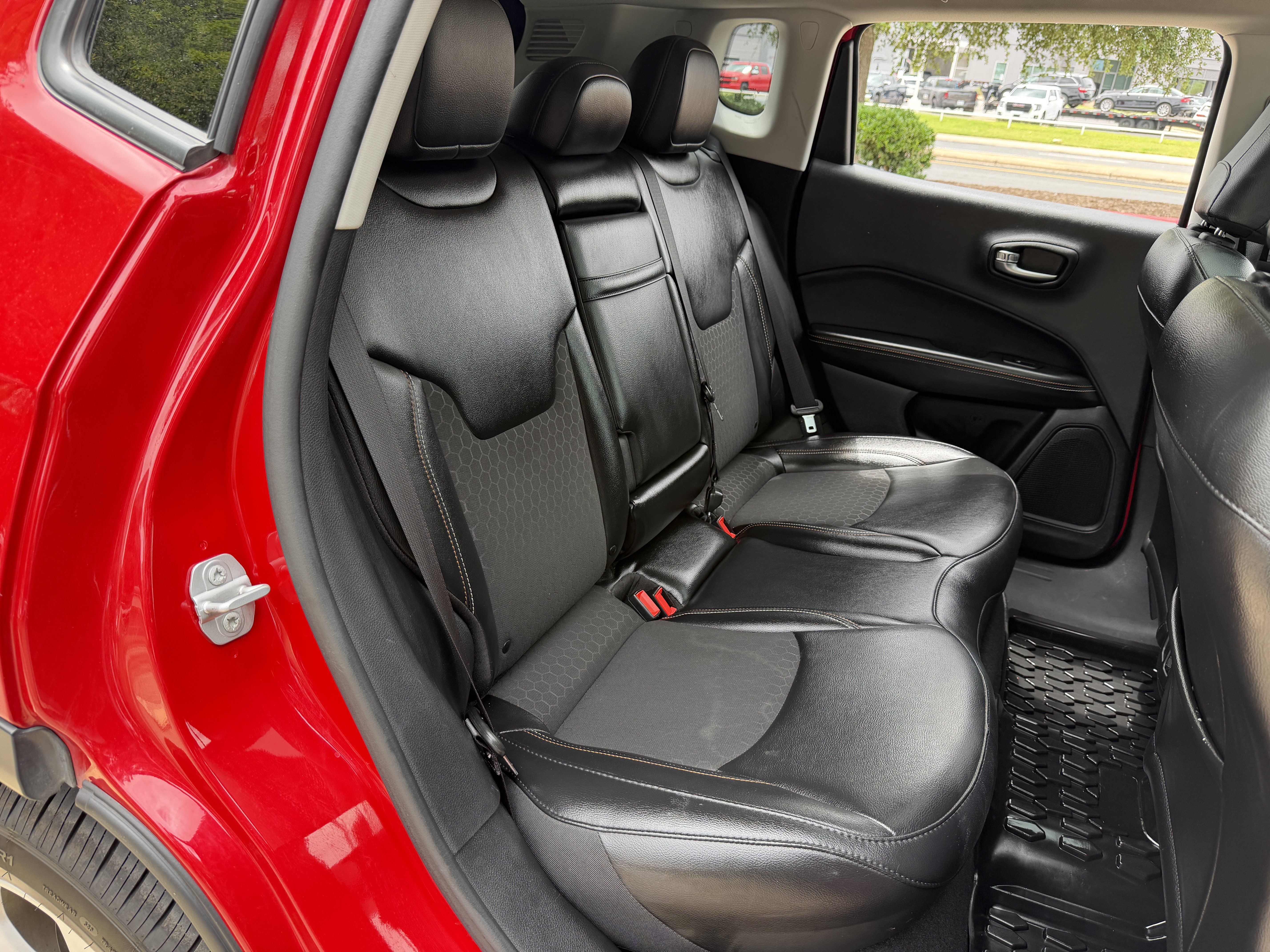 Used 2019 Jeep Compass Latitude w/ Popular Equipment Group AWD/4WD image 13