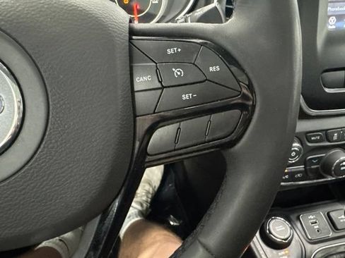 Used 2021 Jeep Cherokee Latitude Plus w/ Sun & Sound Group AWD/4WD image 35