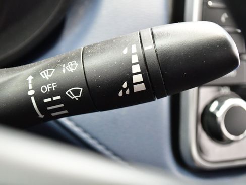Used 2025 Nissan Versa SV FWD image 20
