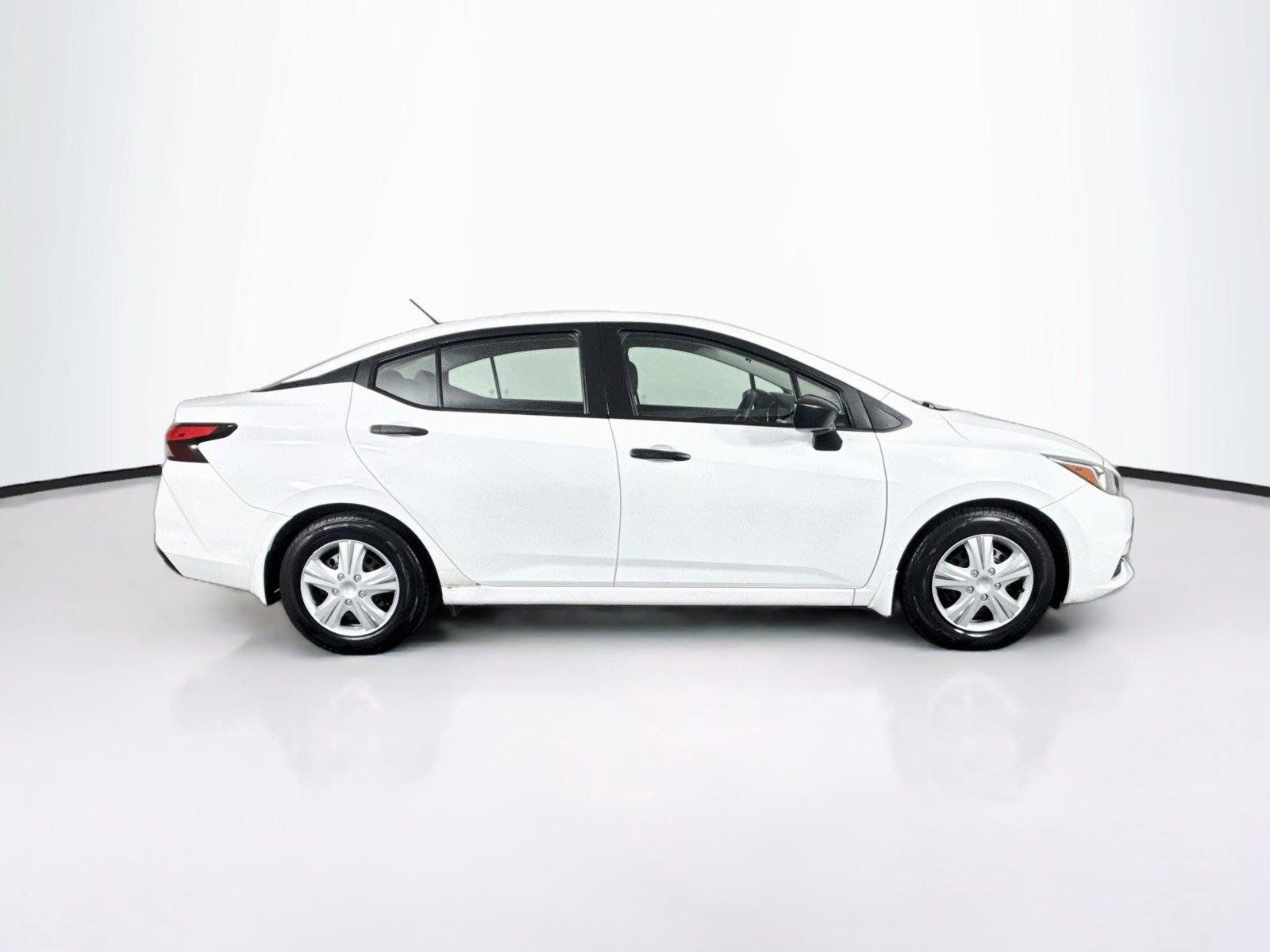 Used 2020 Nissan Versa S FWD image 9