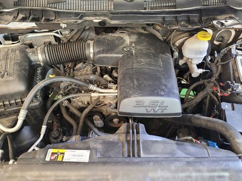 Used 2022 RAM 1500 Classic SLT image 30