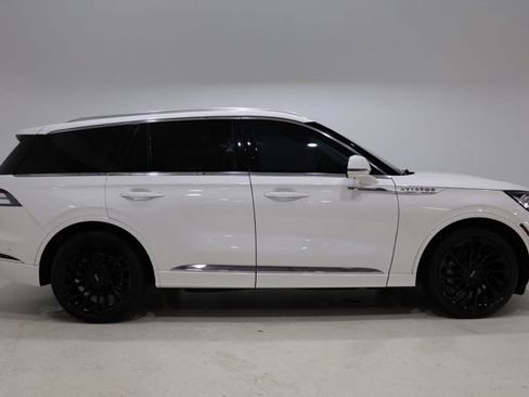 Used 2022 Lincoln Aviator Reserve w/ Equipment Group 201A RWD image 9