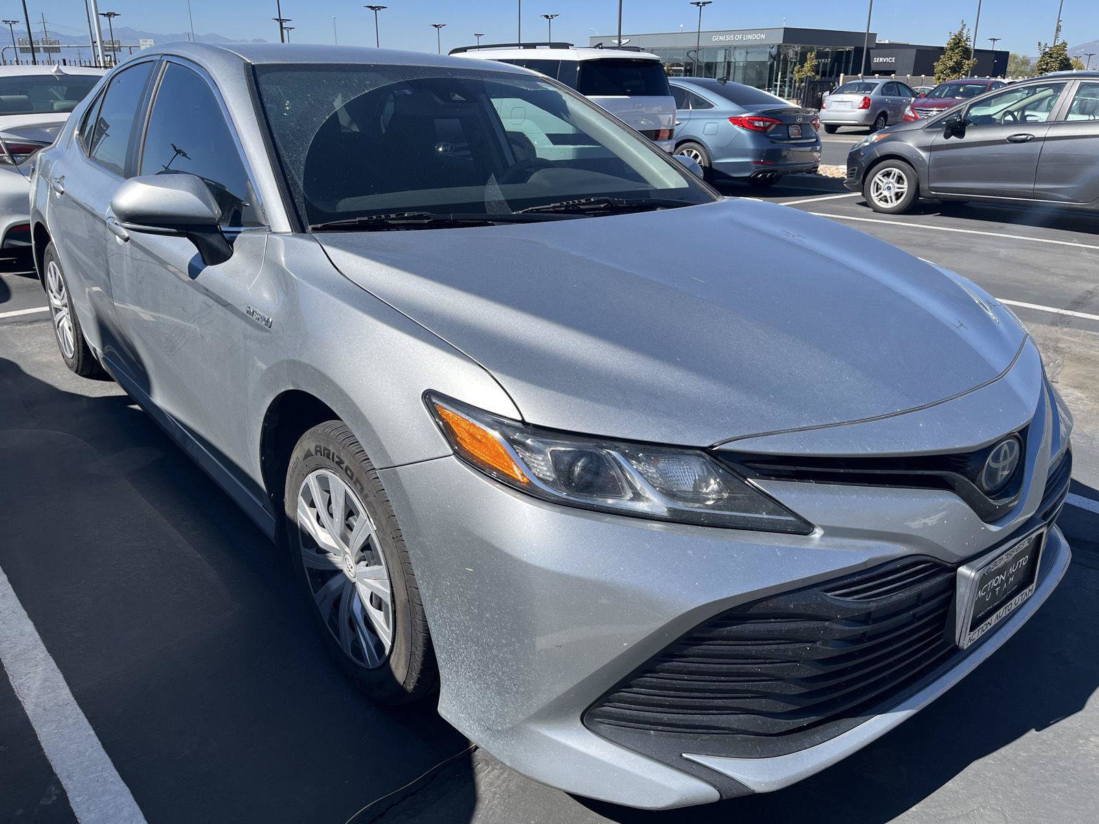 Used 2020 Toyota Camry LE FWD image 3