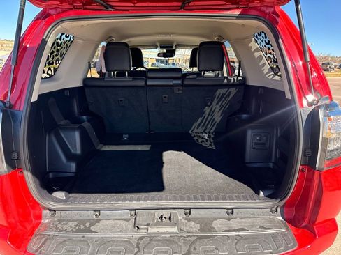 Used 2022 Toyota 4Runner SR5 Premium image 27