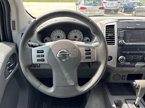 Used 2018 Nissan Frontier SV RWD image 13