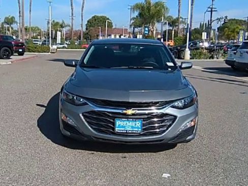 Used 2024 Chevrolet Malibu LT image 3
