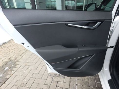 Used 2025 Kia Niro EX image 16