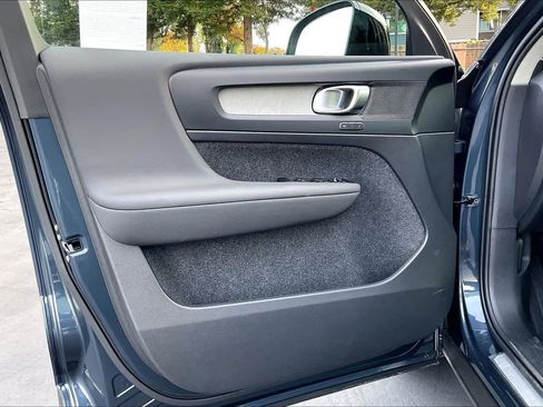 New 2026 Volvo XC40 B4 Core w/ Climate Package image 24