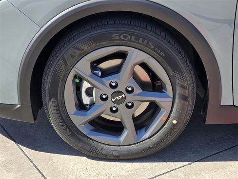 New 2026 Kia K4 LXS image 8