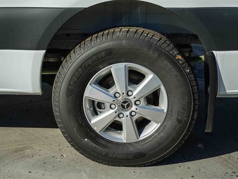 New 2024 Mercedes-Benz eSprinter 170 Cargo image 10