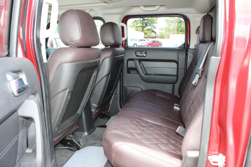 Used 2010 HUMMER H3T w/ Appearance Package AWD/4WD image 10