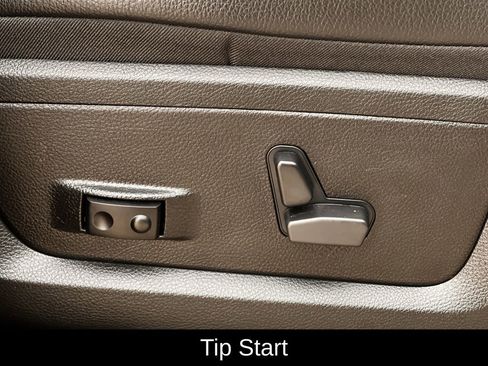 Used 2024 RAM 3500 Laramie w/ Towing Technology Group image 33