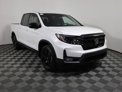 New 2026 Honda Ridgeline Black Edition image 3