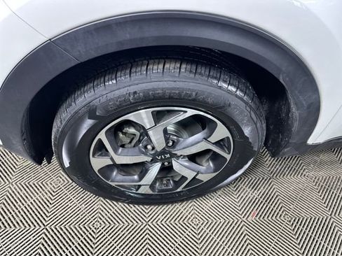 Used 2022 Kia Sportage LX image 10