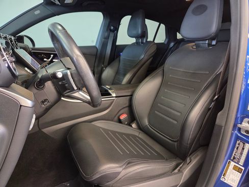 Used 2024 Mercedes-Benz GLC 300 4MATIC image 5