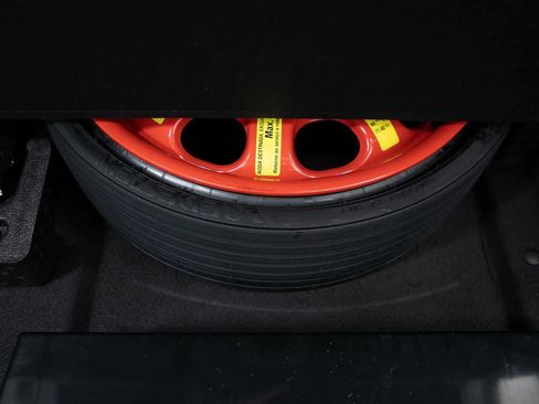 New 2026 Porsche Macan GTS image 33