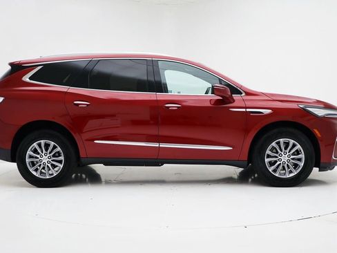 Used 2024 Buick Enclave Premium image 2