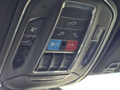 Used 2024 Jeep Grand Cherokee L Limited w/ Luxury Tech Group II image 24