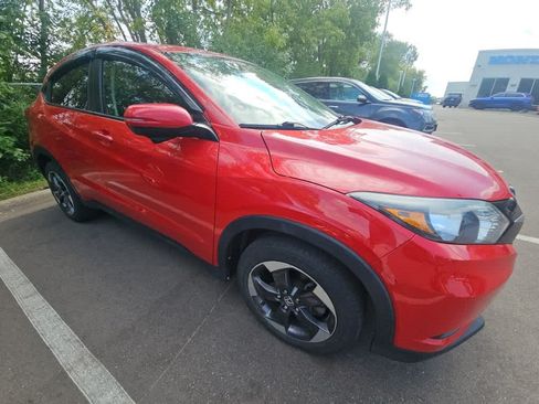 Used 2018 Honda HR-V EX image 3