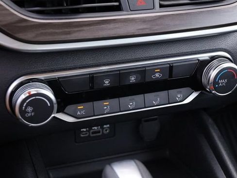 Certified 2025 Nissan Altima 2.5 SV FWD image 17
