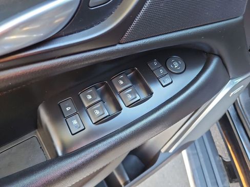 Used 2020 Cadillac Escalade Premium Luxury image 29